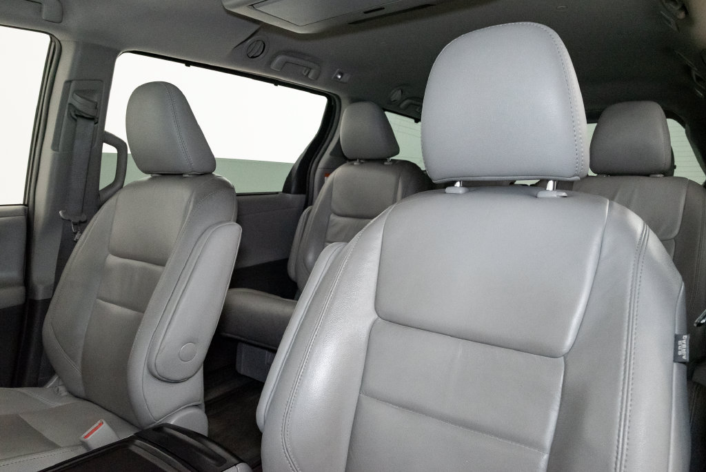 Used 2018 Toyota Sienna XLE Premium FWD image 11