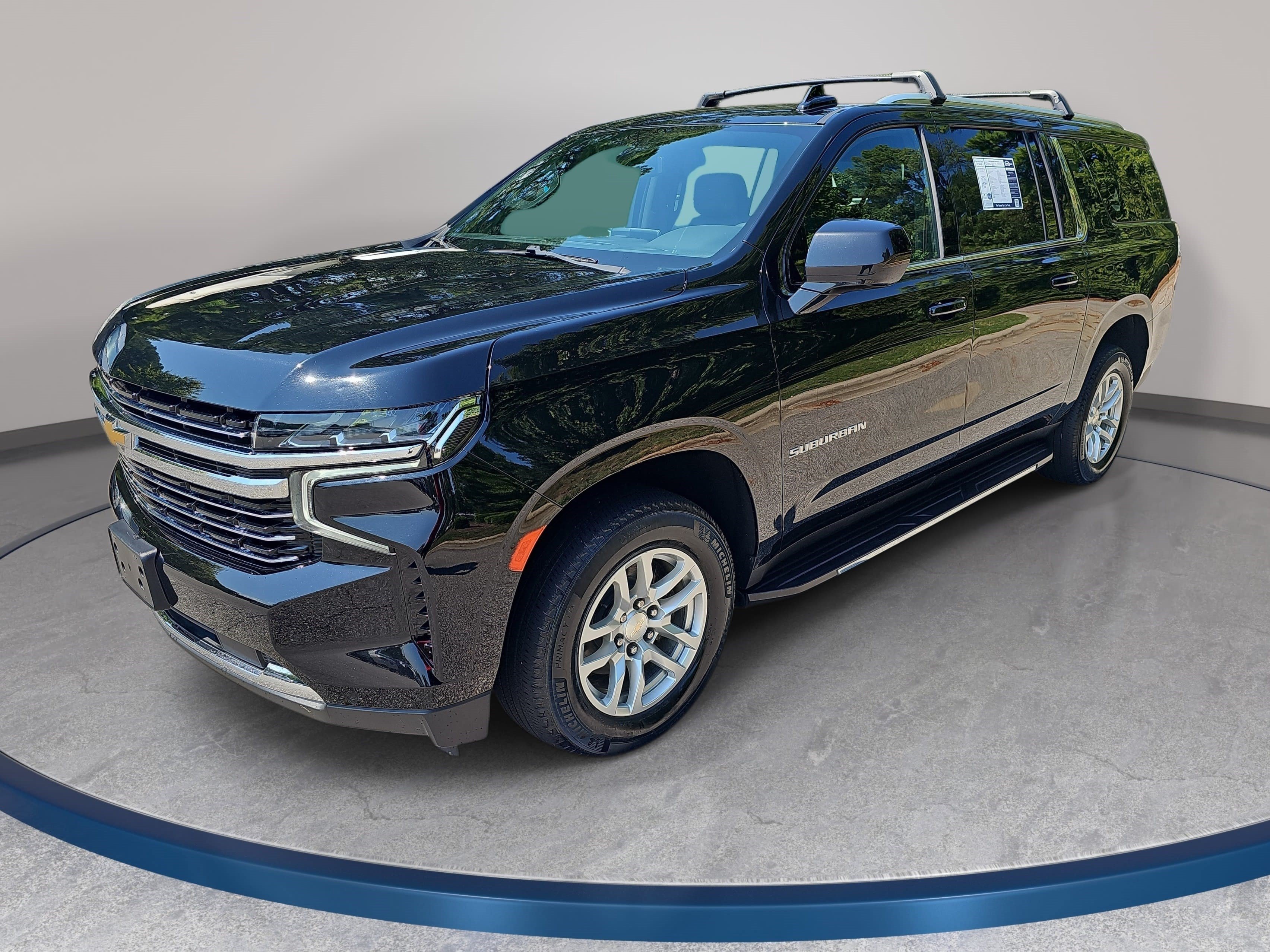 Used 2023 Chevrolet Suburban LT AWD/4WD image 1