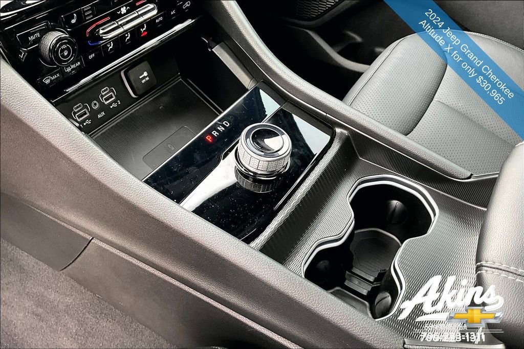 Used 2024 Jeep Grand Cherokee Altitude image 14