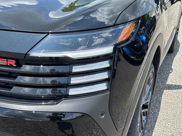 New 2025 Nissan Kicks SR image 10