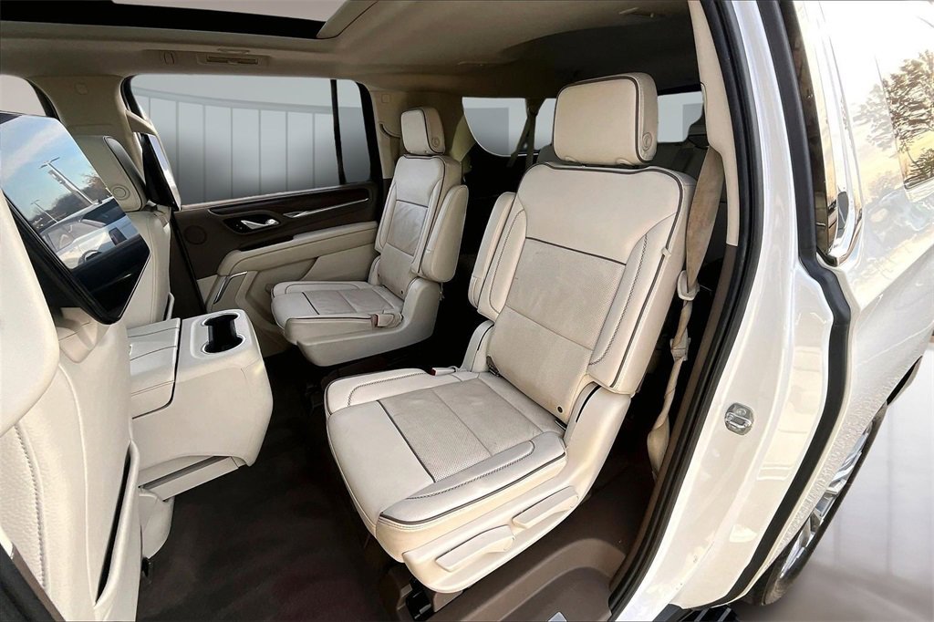 Used 2021 GMC Yukon XL Denali w/ Denali Ultimate Package image 28
