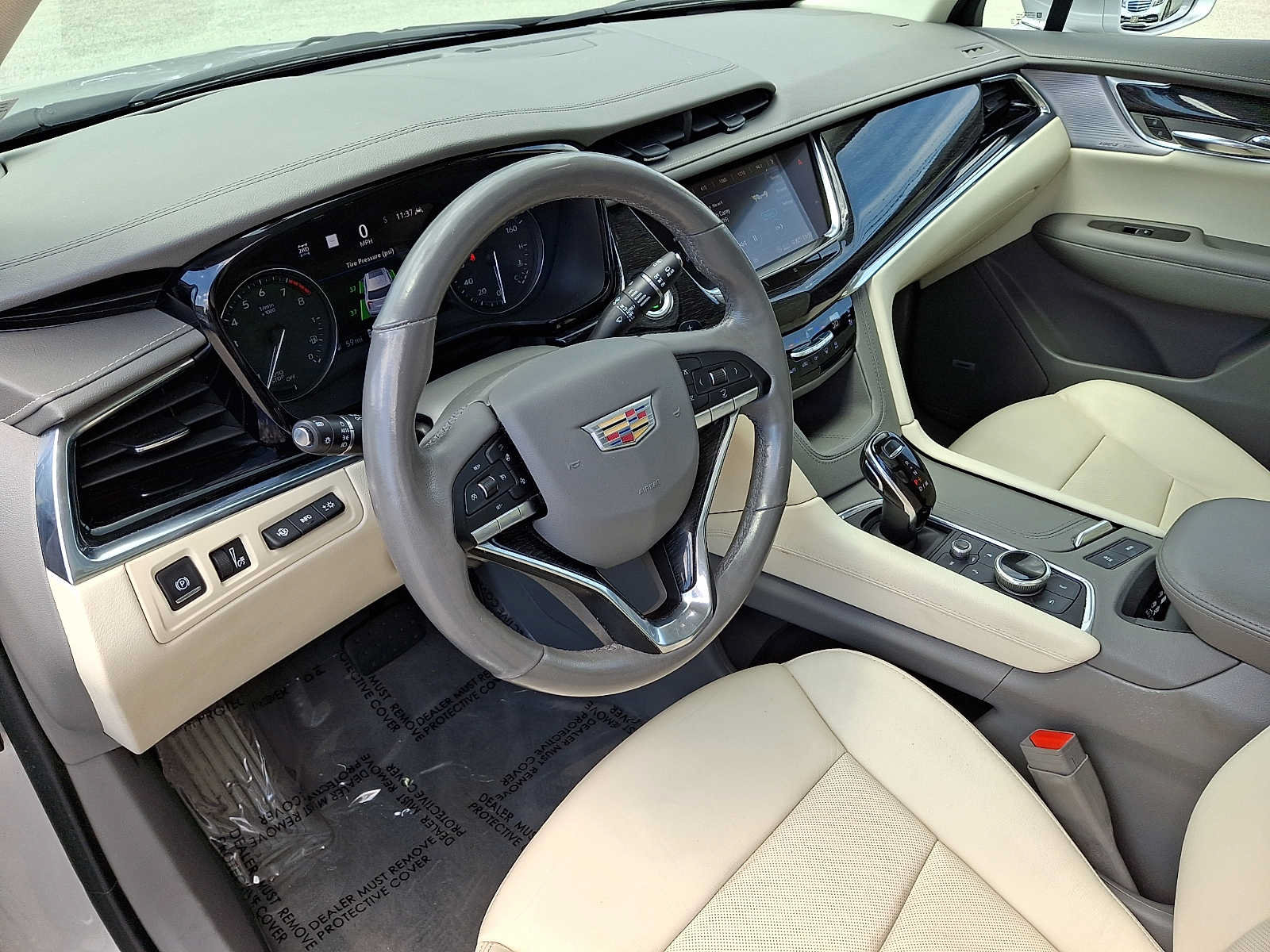 Used 2020 Cadillac XT6 Premium Luxury AWD/4WD image 16