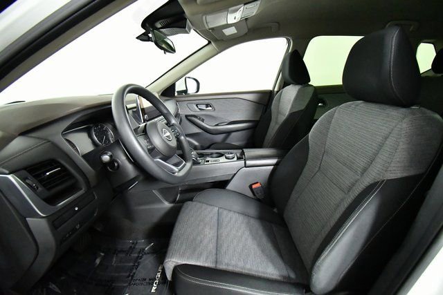 Used 2023 Nissan Rogue SV AWD/4WD image 5