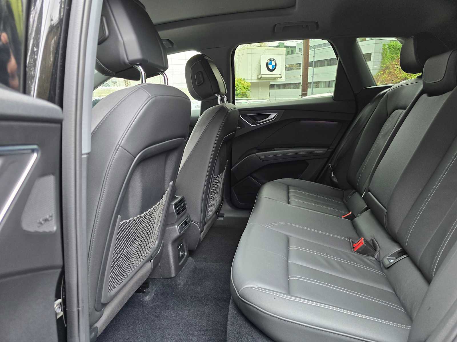 Used 2022 Audi Q4 e-tron Prestige image 16