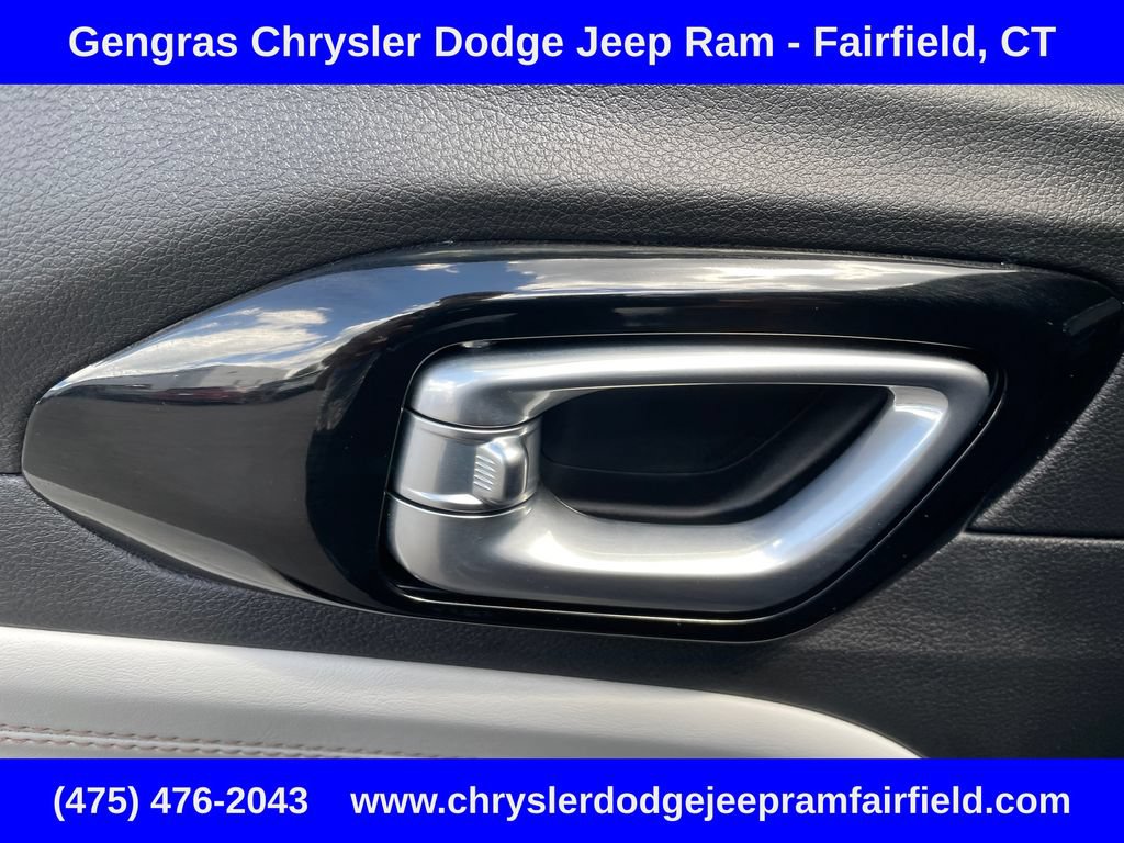Certified 2025 Jeep Compass Limited AWD/4WD image 33