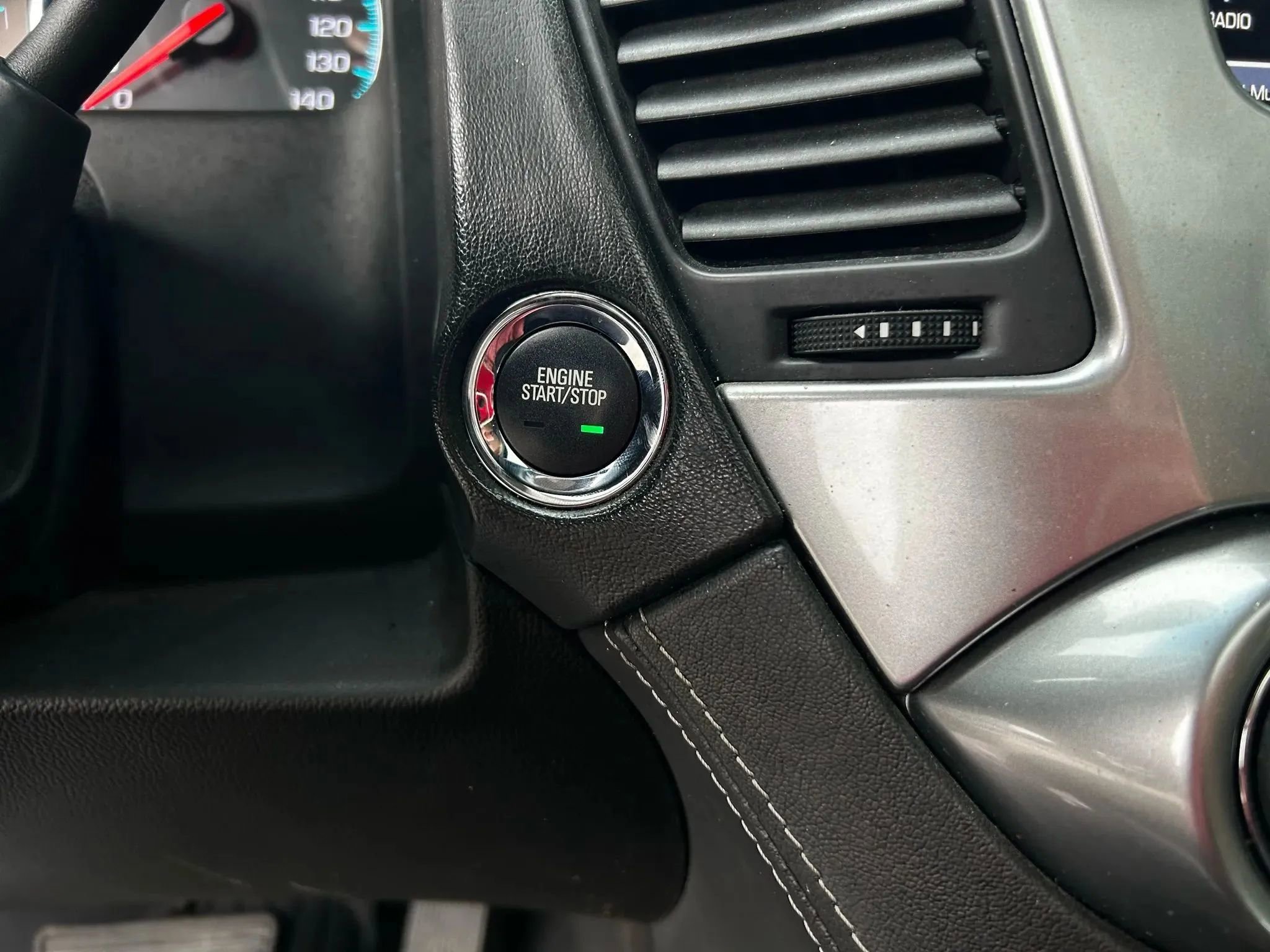 Used 2018 Chevrolet Suburban Premier image 21