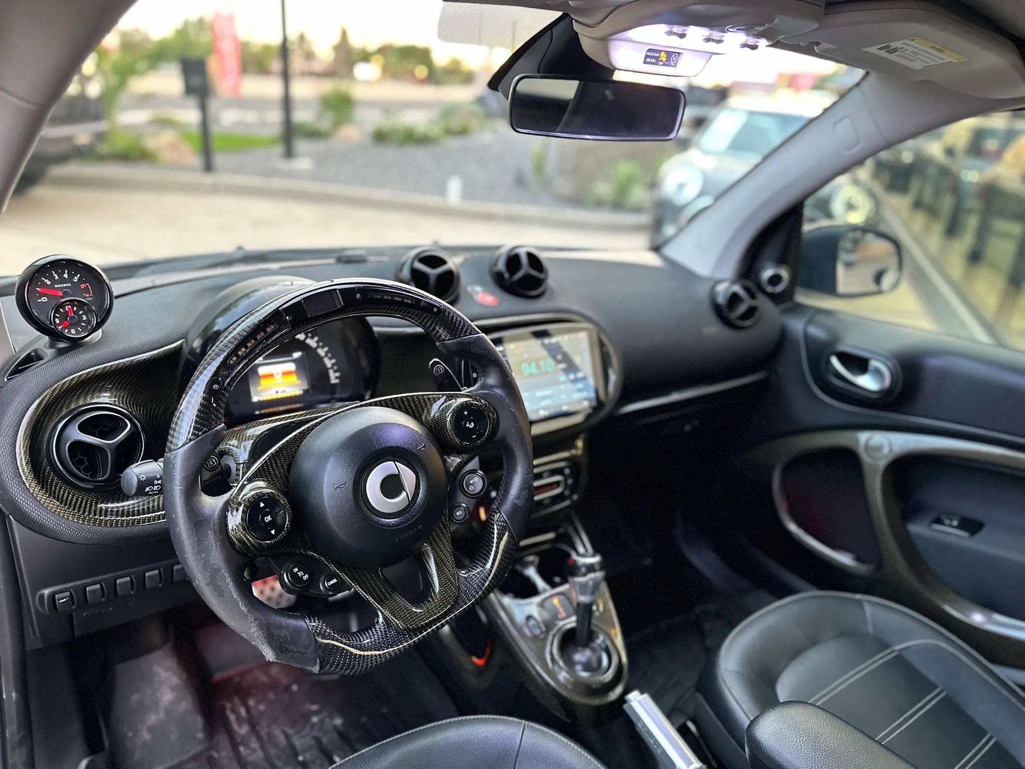 Used 2017 smart fortwo passion RWD image 15