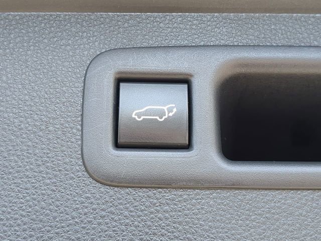 Used 2022 Toyota Highlander XSE image 15