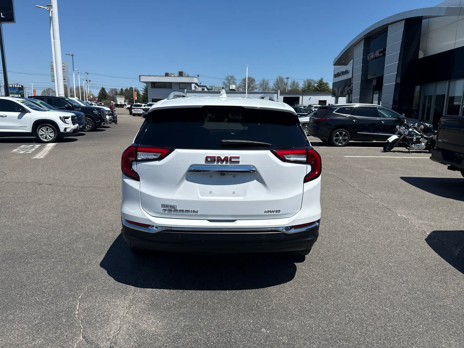 Certified 2022 GMC Terrain SLT w/ Tech Package AWD/4WD image 4
