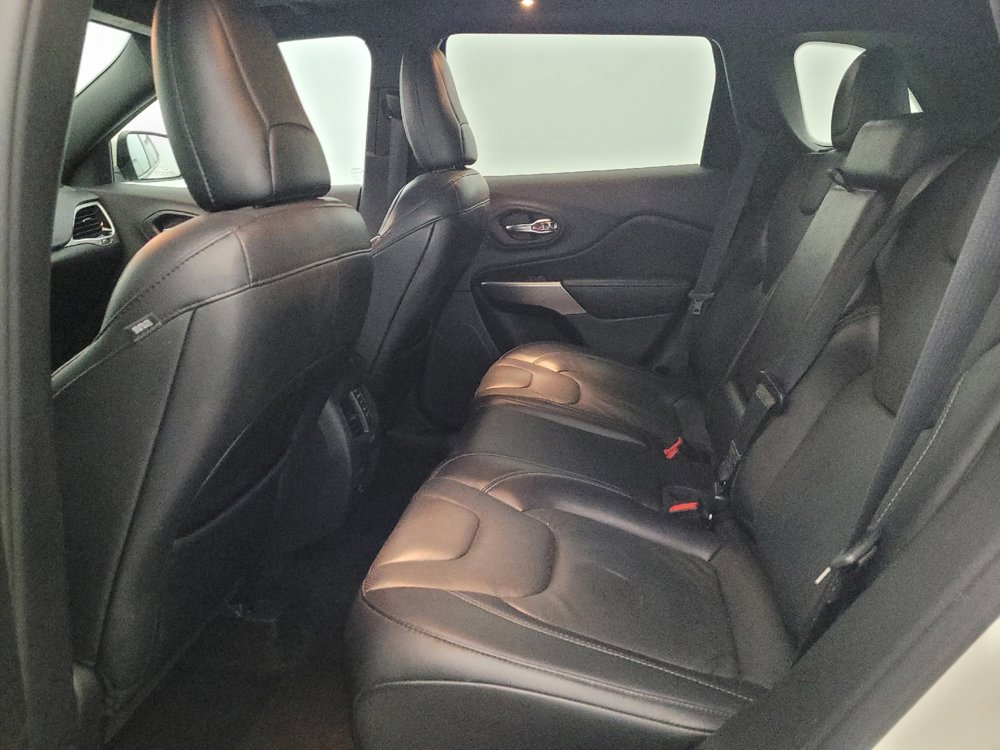 Used 2019 Jeep Cherokee High Altitude AWD/4WD image 18