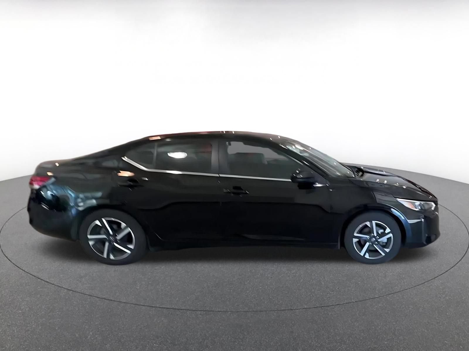 Used 2025 Nissan Sentra SV FWD image 11