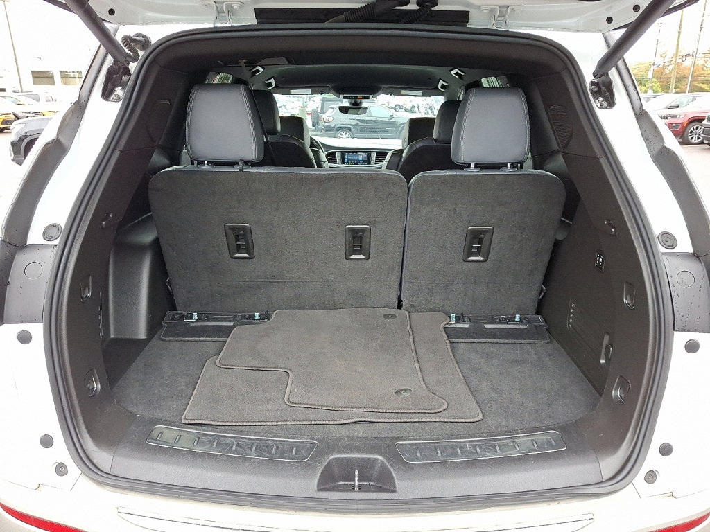 Used 2024 Buick Enclave Premium image 18