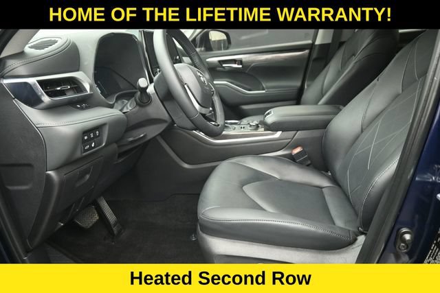 Used 2025 Toyota Highlander Platinum AWD/4WD image 14