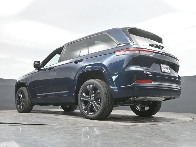 New 2027 Jeep Grand Cherokee Limited AWD/4WD image 57