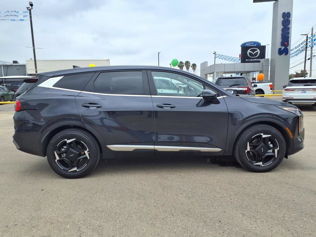 Used 2026 Kia Sportage EX FWD image 9