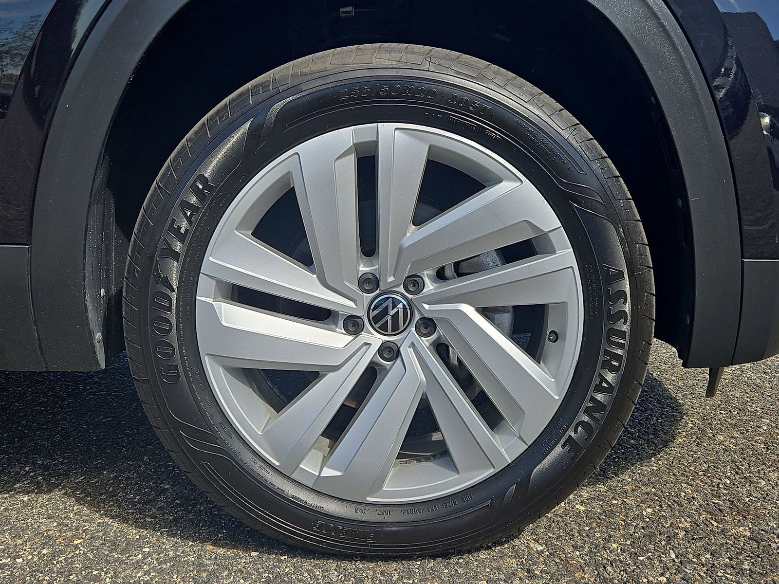 Used 2022 Volkswagen Atlas Cross Sport SE image 33