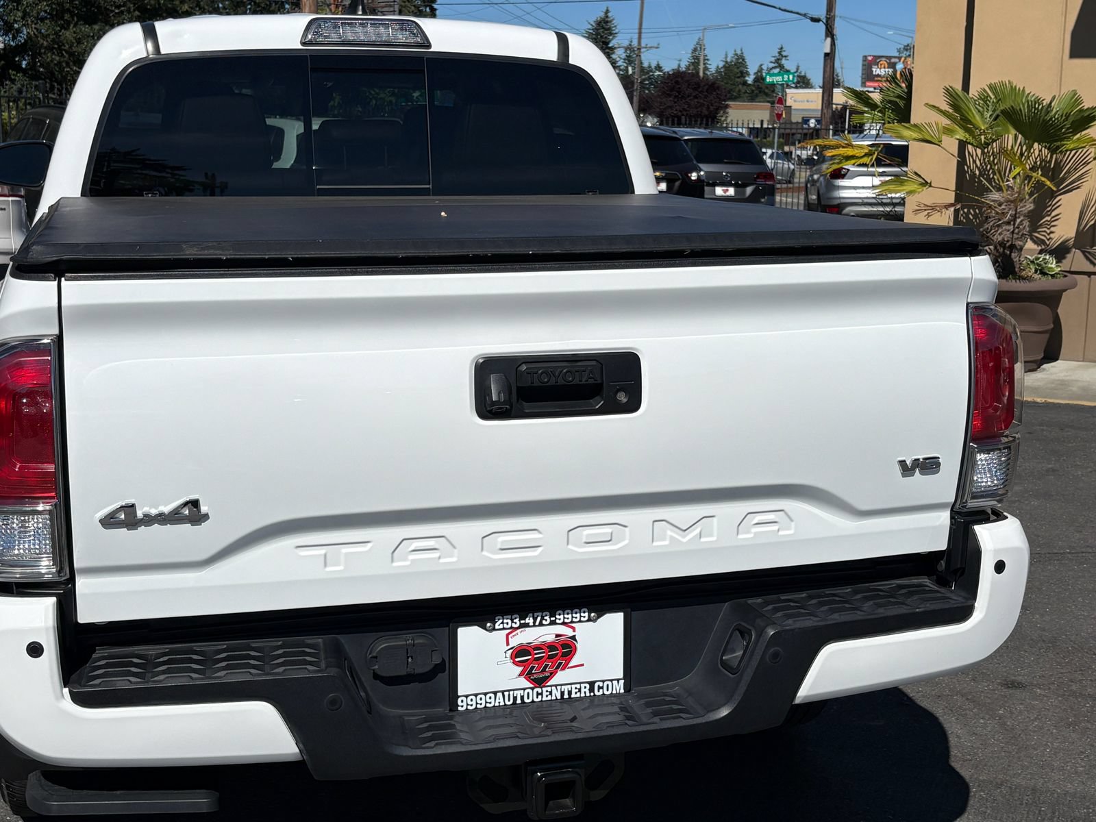 Used 2019 Toyota Tacoma Limited AWD/4WD image 8