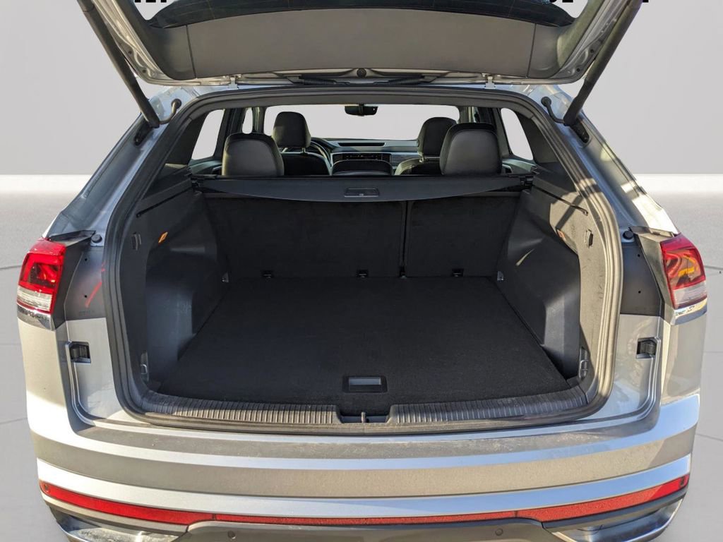 Used 2022 Volkswagen Atlas Cross Sport SE w/ Panoramic Sunroof Package FWD image 10