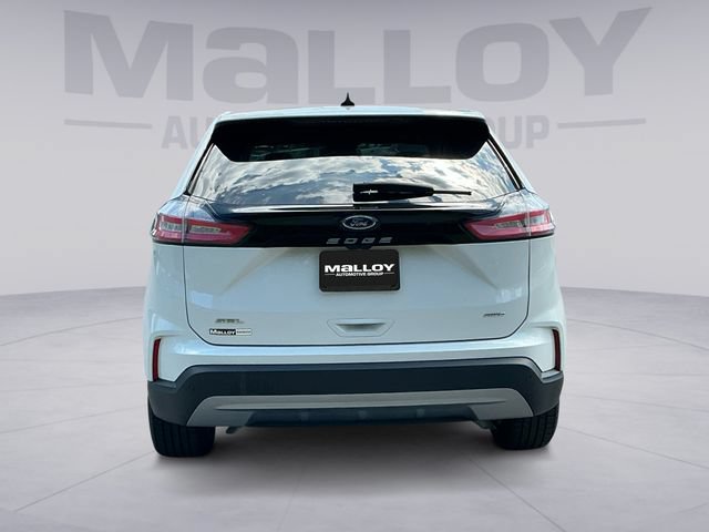 Certified 2023 Ford Edge SEL w/ Convenience Package AWD/4WD image 4