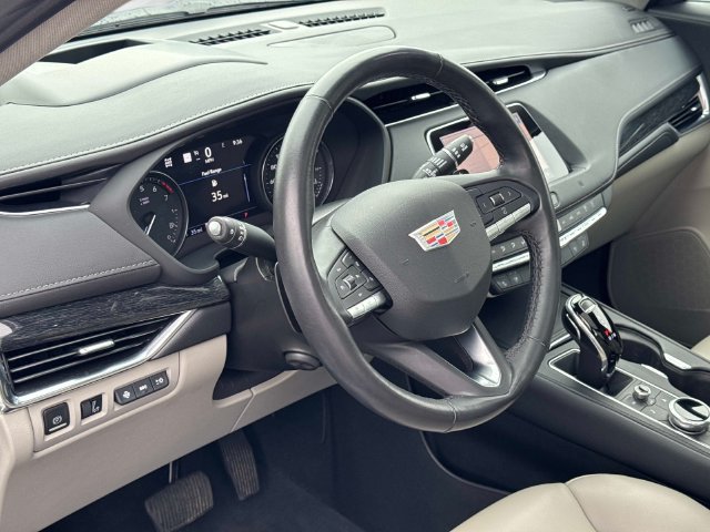 Used 2021 Cadillac XT4 Premium Luxury AWD/4WD image 20