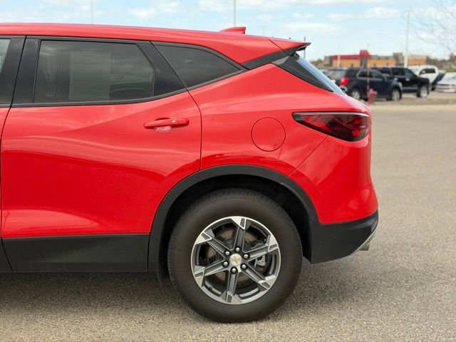 Used 2025 Chevrolet Blazer LT AWD/4WD image 12