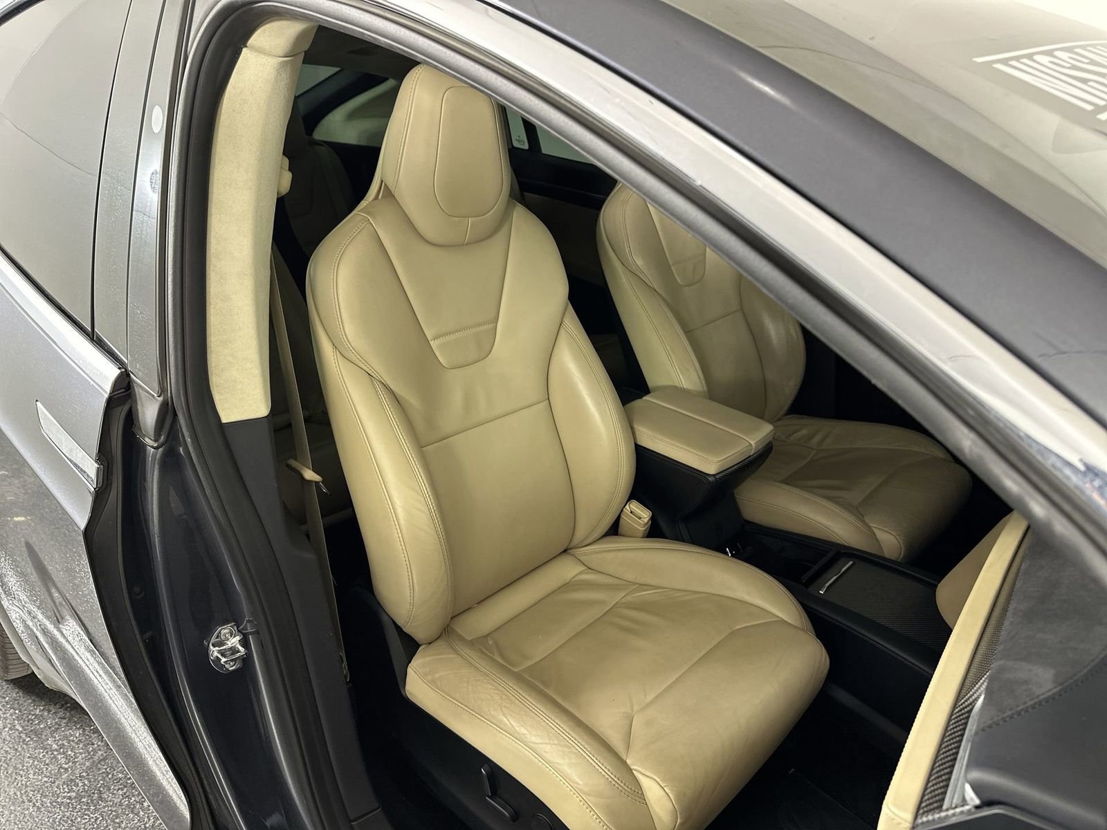 Used 2017 Tesla Model X 75D image 25