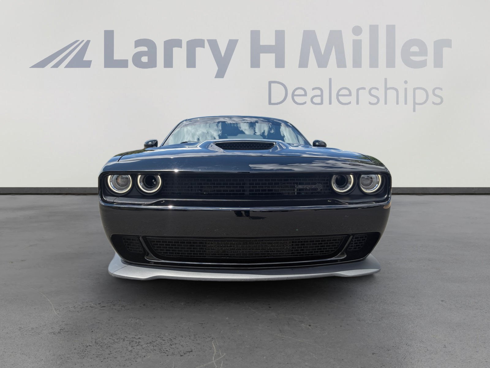 Used 2016 Dodge Challenger SRT Hellcat RWD image 8