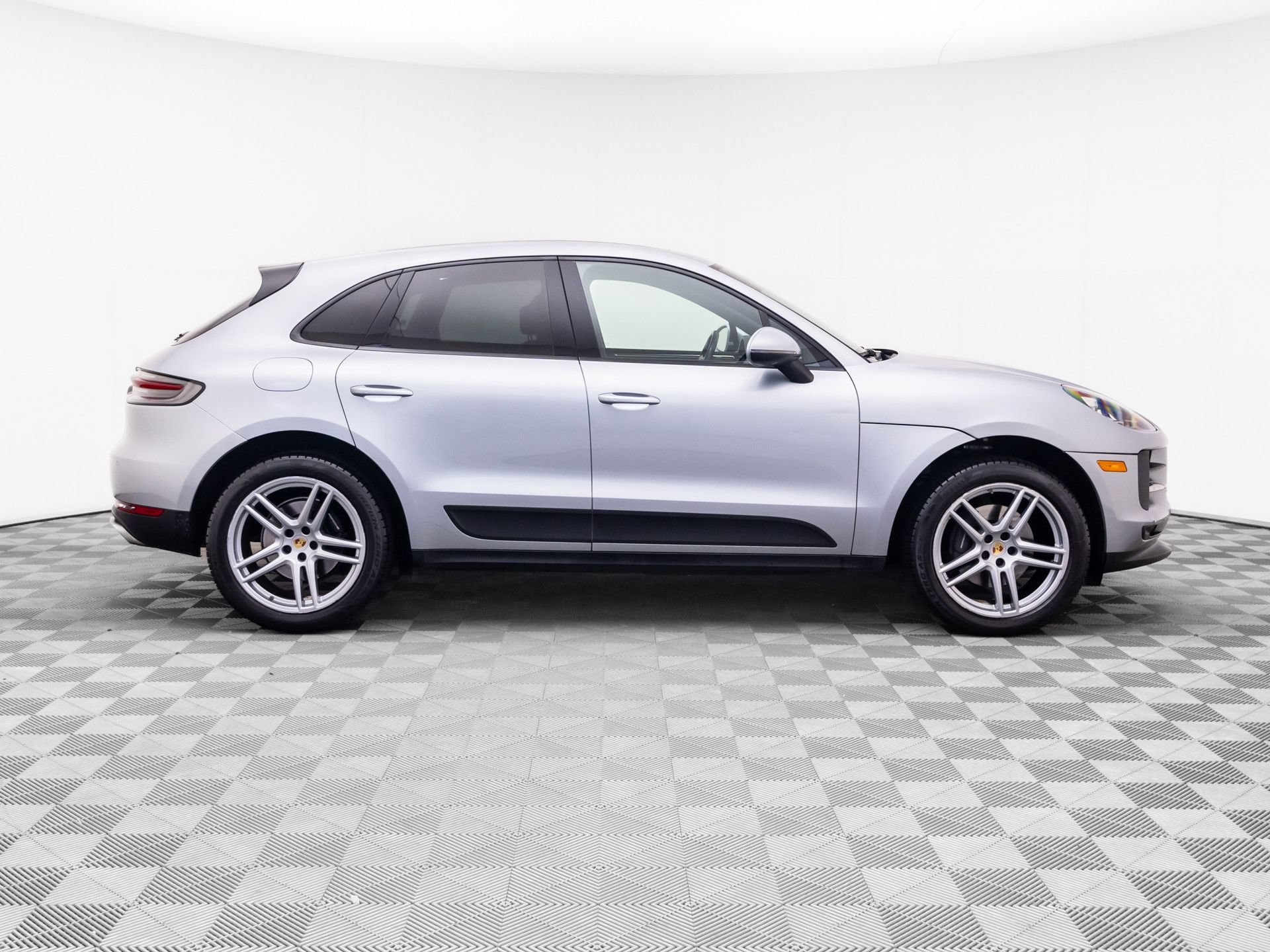 Used 2020 Porsche Macan AWD/4WD image 7