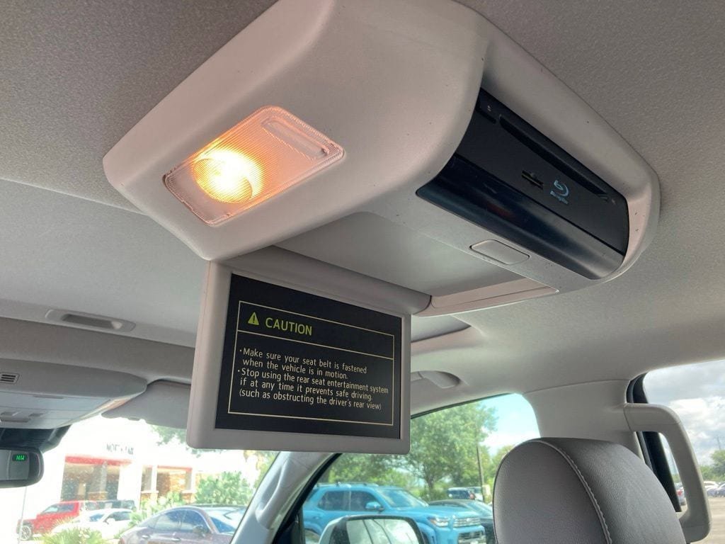 Used 2019 Toyota Sequoia Platinum AWD/4WD image 11