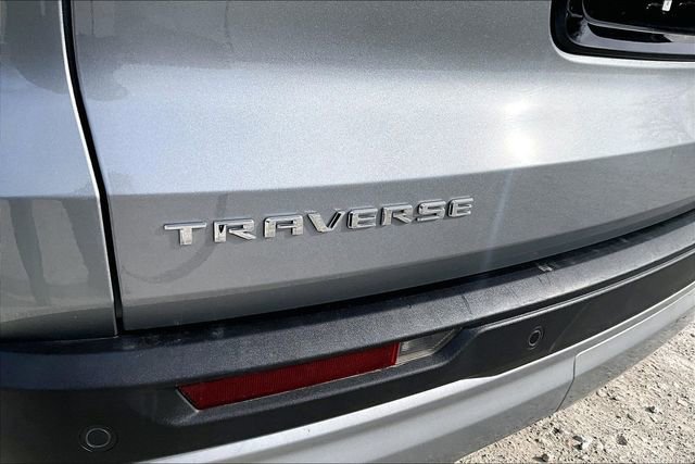 Used 2025 Chevrolet Traverse LT image 14