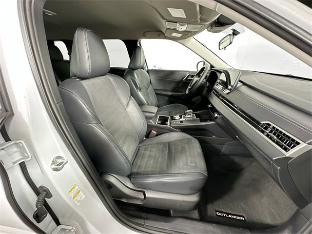 Used 2024 Mitsubishi Outlander SE image 28