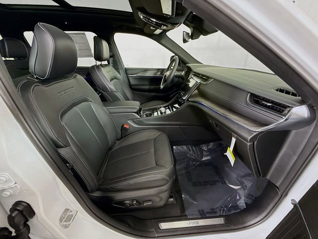 New 2025 Jeep Grand Cherokee L Overland w/ Trailer Tow Package image 30