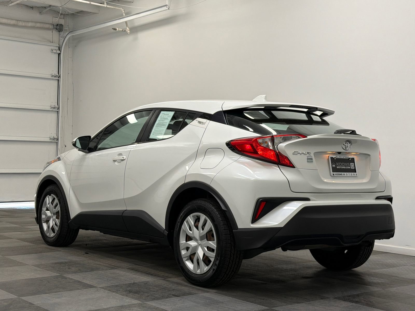 Used 2021 Toyota C-HR LE image 5