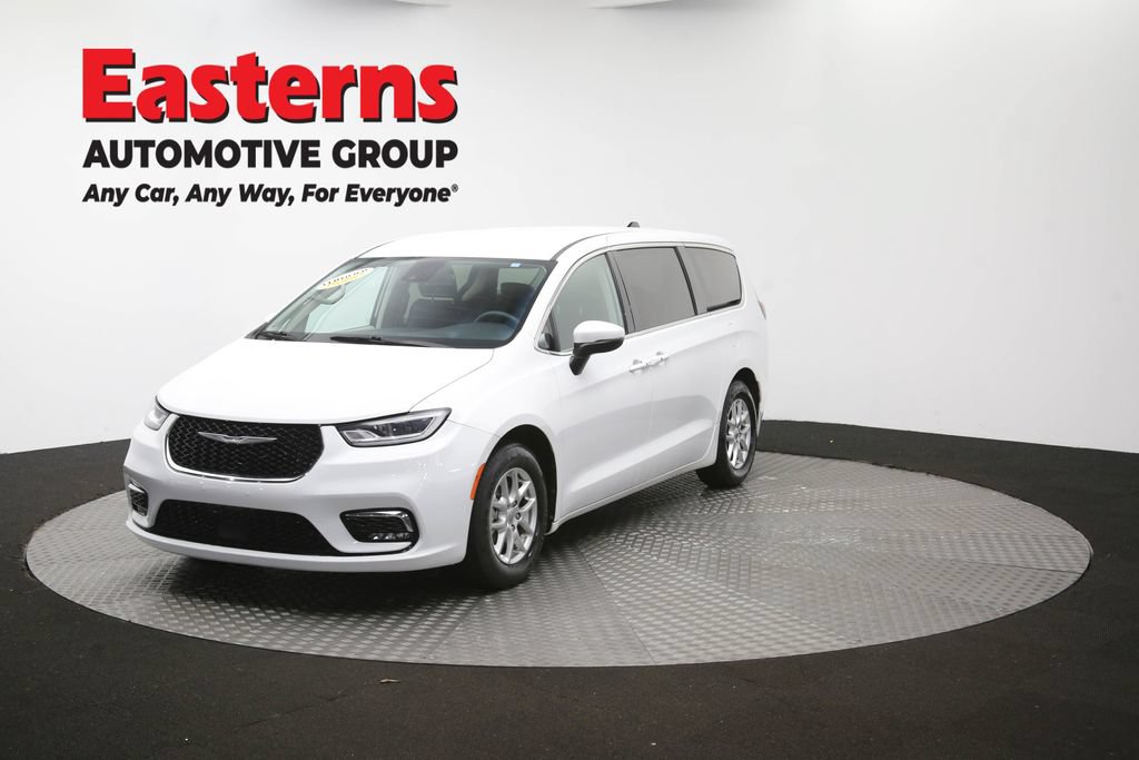 Used 2023 Chrysler Pacifica Touring-L FWD image 56