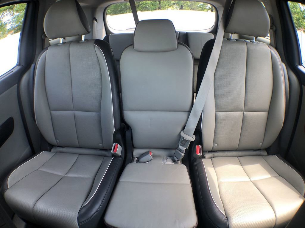Used 2018 Kia Sedona EX image 41