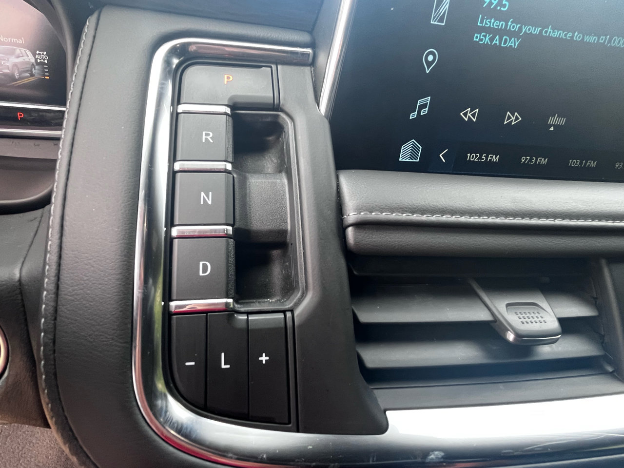 Used 2023 Chevrolet Tahoe Z71 w/ Z71 Off-Road Package image 36