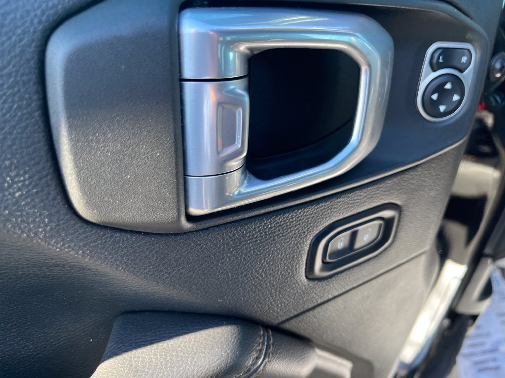 Used 2021 Jeep Wrangler Unlimited Sahara AWD/4WD image 10