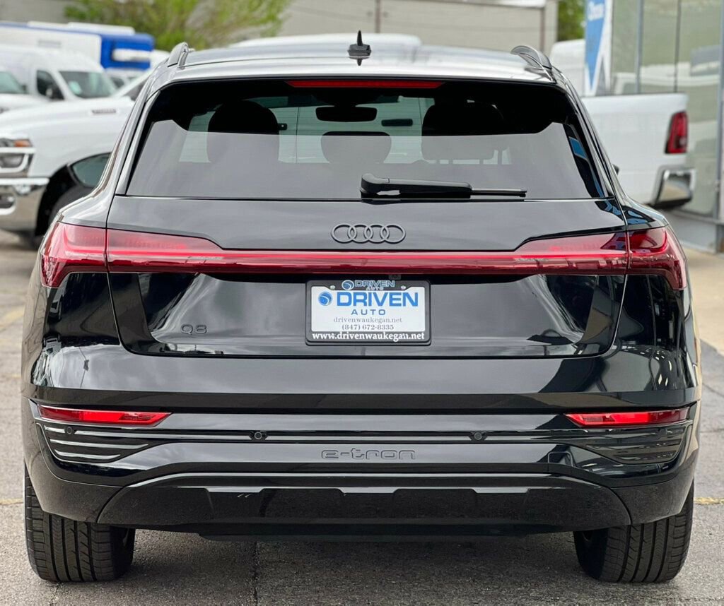 Used 2024 Audi Q8 e-tron Premium AWD/4WD image 4