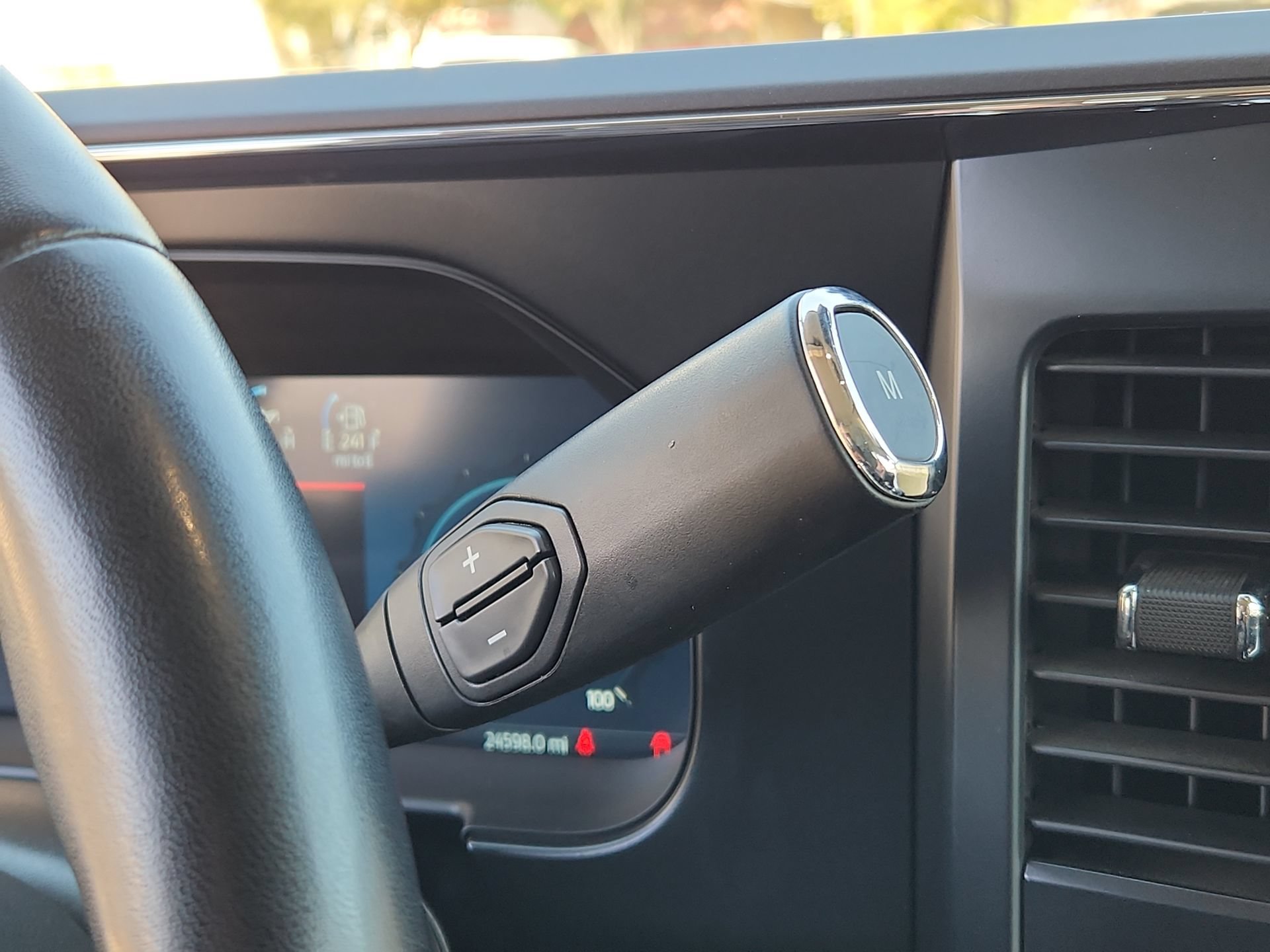 Used 2024 Ford F350 Lariat AWD/4WD image 21