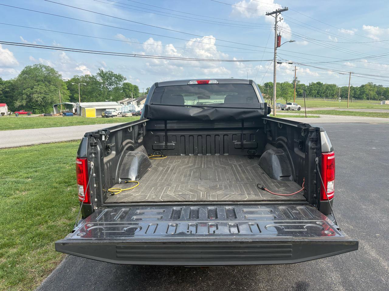 Used 2015 Ford F150 XLT w/ Equipment Group 301A Mid AWD/4WD image 4
