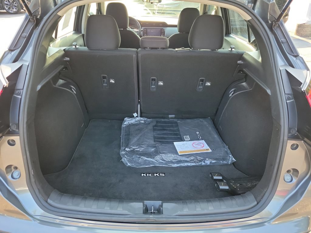 Used 2022 Nissan Kicks SV FWD image 11