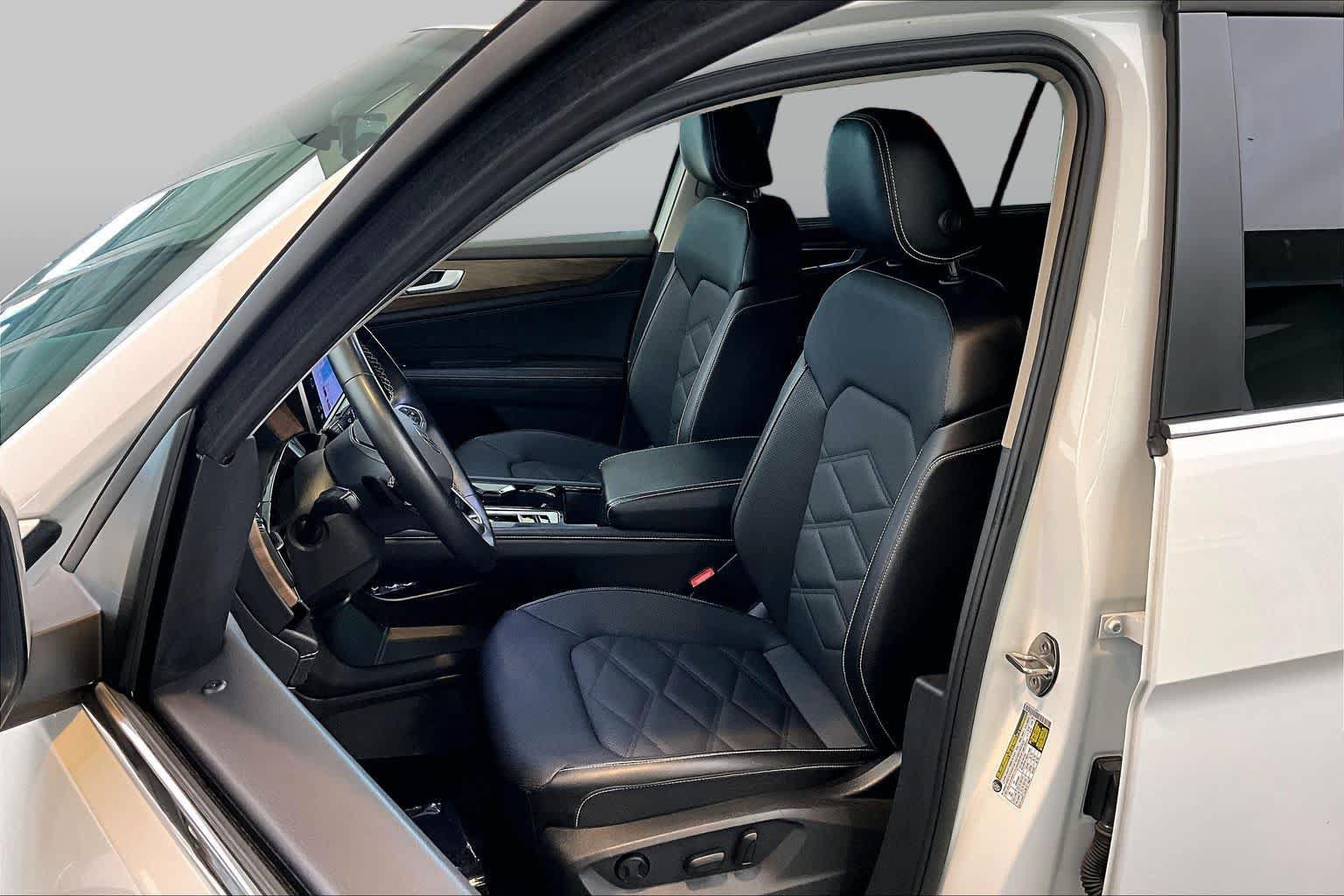 Used 2024 Volkswagen Atlas SE FWD image 8