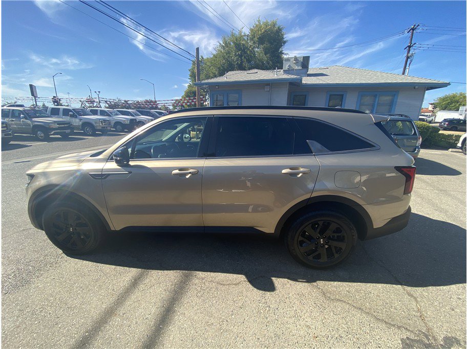 Used 2021 Kia Sorento S w/ Panoramic Sunroof Package image 4