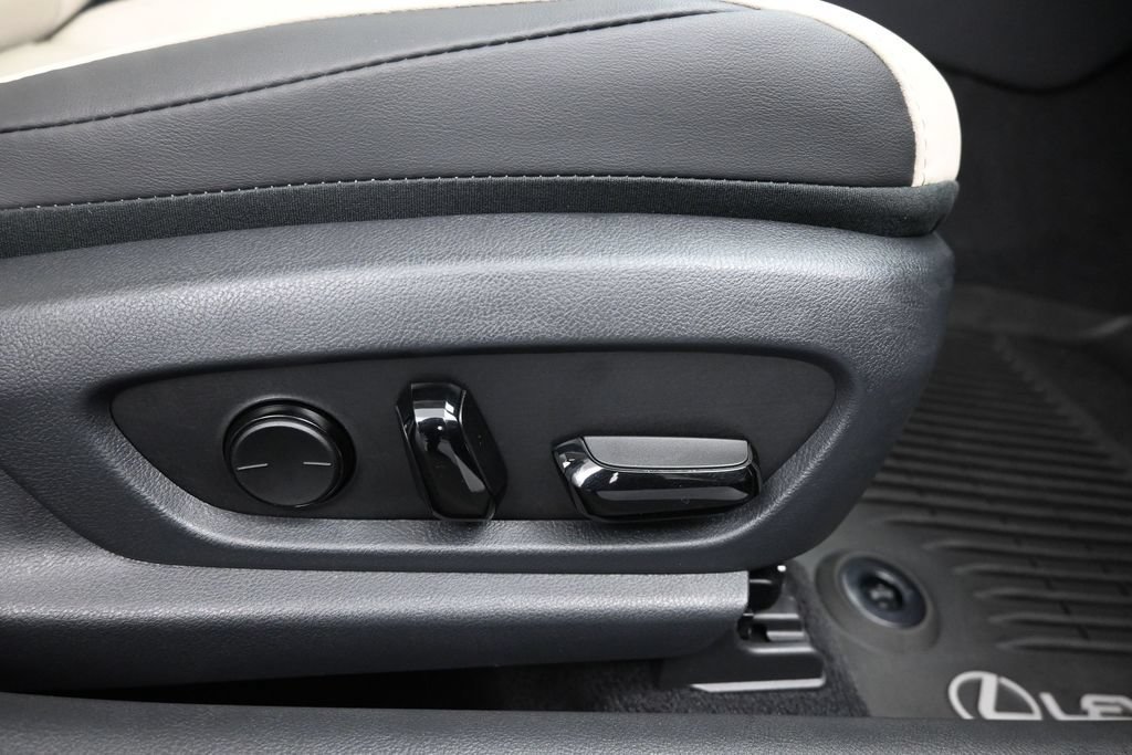 Used 2025 Lexus ES 350 w/ Premium Package FWD image 12