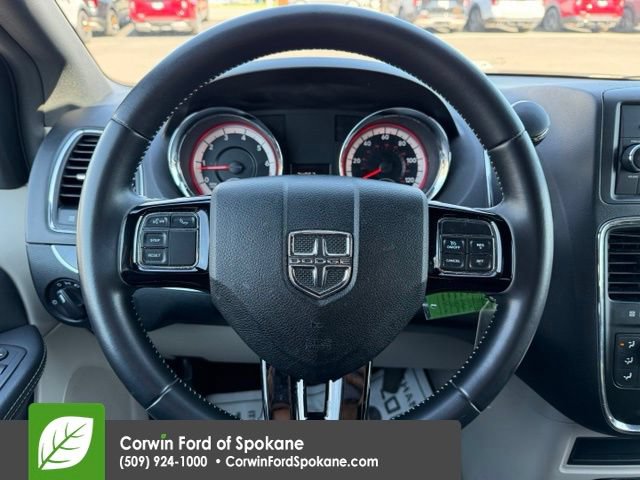 Used 2016 Dodge Grand Caravan SE FWD image 19