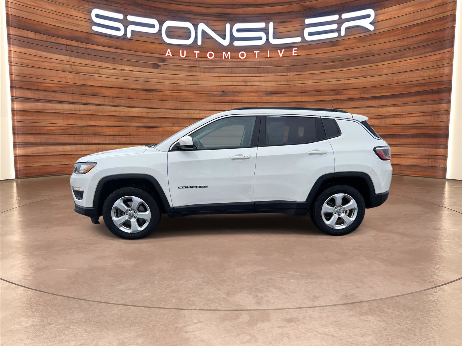 Used 2020 Jeep Compass Latitude image 2