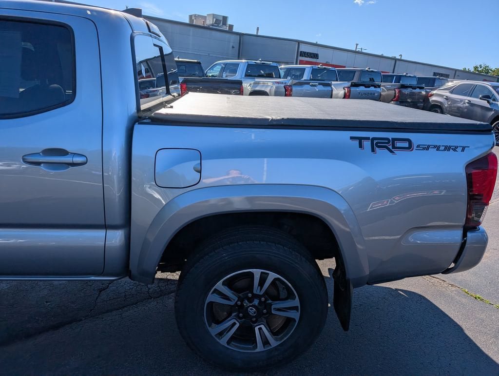 Certified 2018 Toyota Tacoma TRD Sport RWD image 4