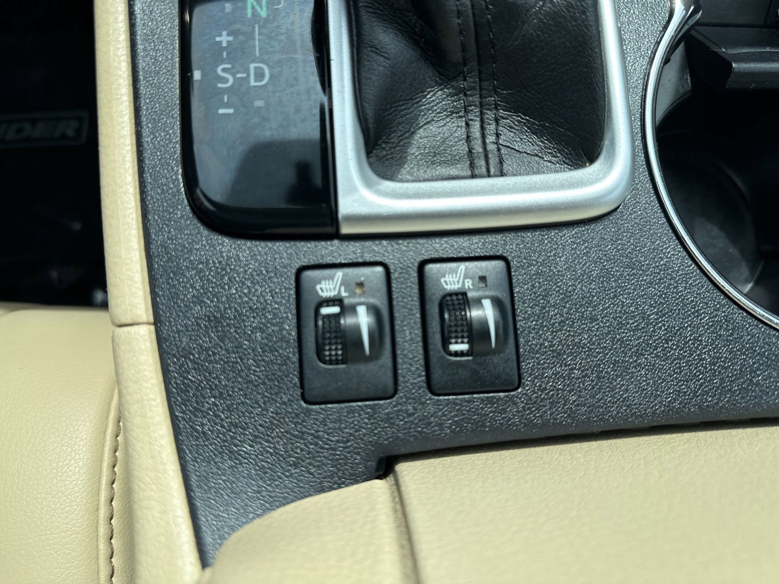 Used 2019 Toyota Highlander XLE AWD/4WD image 65