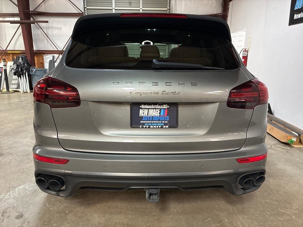 Used 2016 Porsche Cayenne Turbo image 14