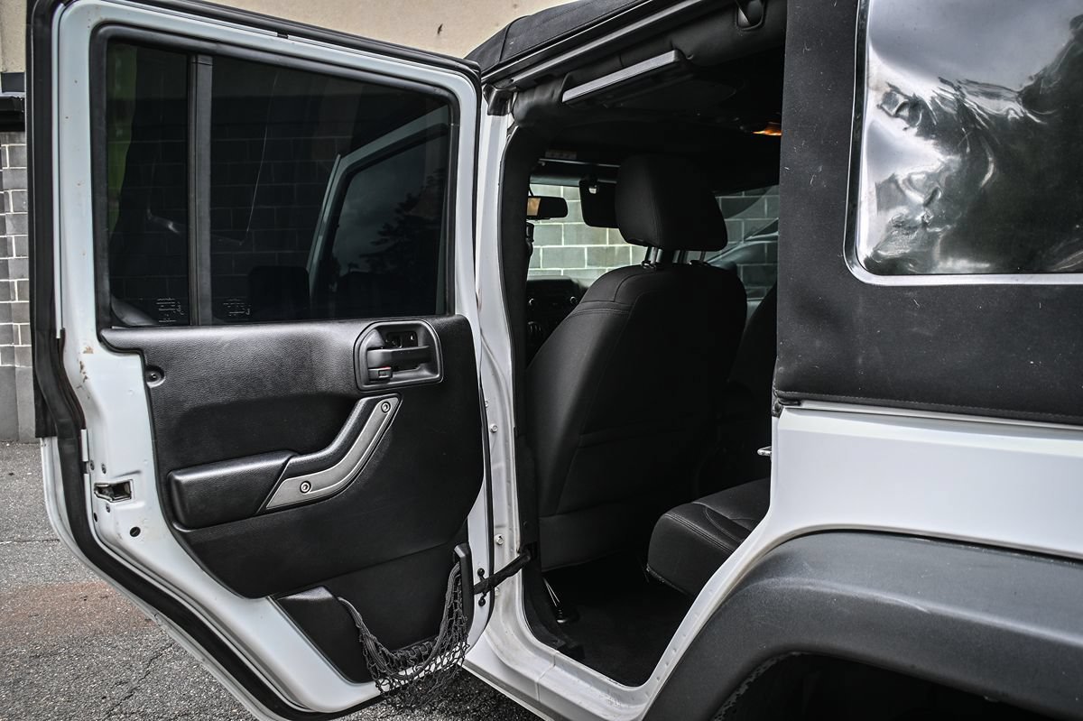 Used 2016 Jeep Wrangler Unlimited Sport w/ Quick Order Package 24S AWD/4WD image 11